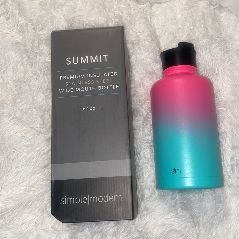 Simple modern 64 oz water bottle